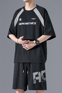 夏日出游穿搭套装男款痞帅高级感字母印花美式篮球短袖短裤一整套图片