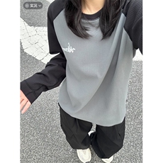 灰色