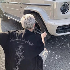 黑色