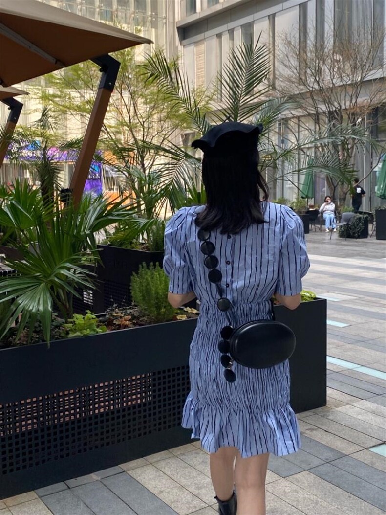 竖条纹褶皱半裙胯大腿粗的福音遮肉时尚辣妹风，女装半身裙，Alissa Lin