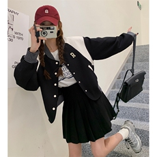 小众撞色拼接黑色棒球服82378-P140-K188，女装短外套，辉之琳