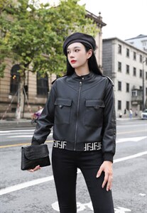 两色好卖款皮衣图片
