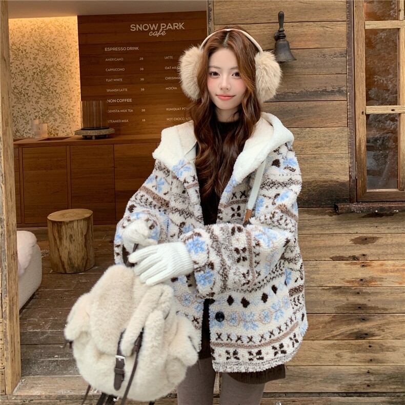 费尔岛复古连帽皮毛一体羊羔毛短外套女秋冬超火好看加绒加厚棉服,女装毛呢外套,2C059
