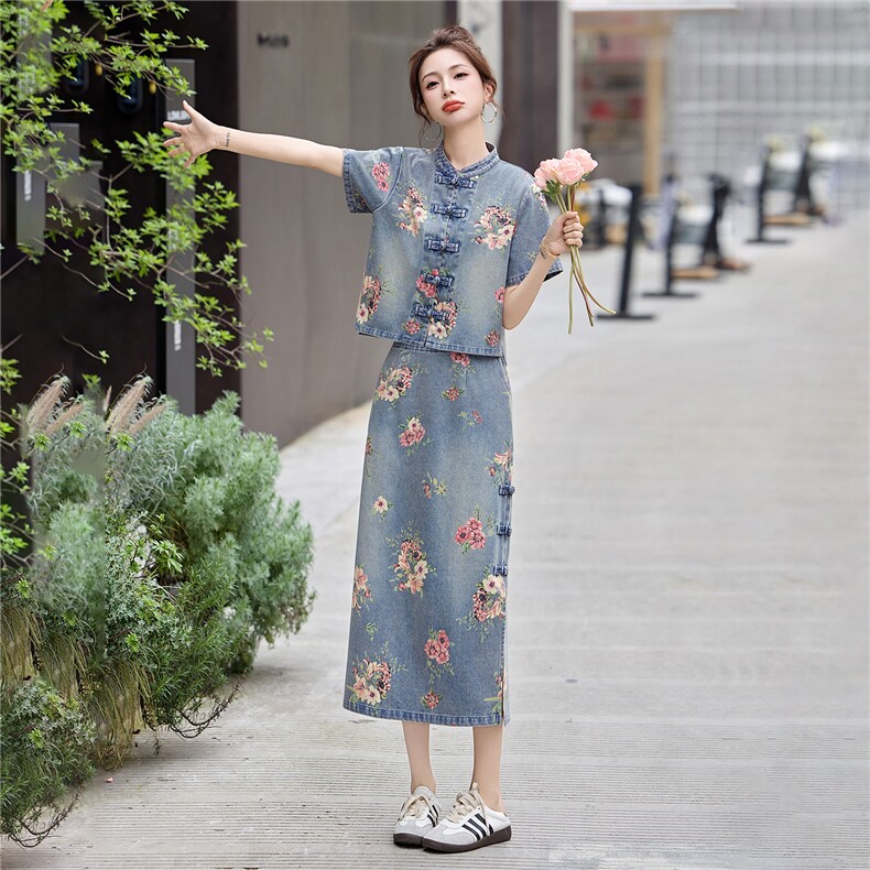 现货主推2026年夏季新款女时尚复古印花轻薄牛仔新中式两件套裙,女装套装/套裙,关键词