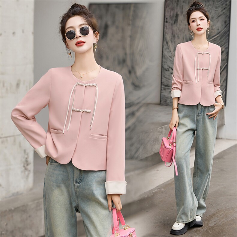 新中式盘扣外套女短款2024春季新款轻国风高级感洋气减龄西装上衣，女装短外套，艾仟回(原伊仟回)