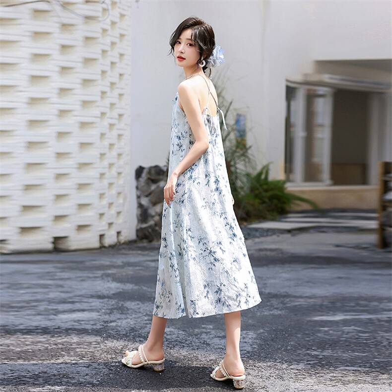 新中式扎染印花吊带连衣裙女2024夏季新款设计串珠气质中长款裙子,女装连衣裙,流量+