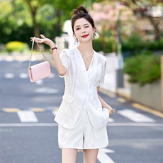 主推现货新中式刺绣短裤套装女夏季时尚洋气时髦新款小个子两件套，女装套装/套裙，韩美纤衣