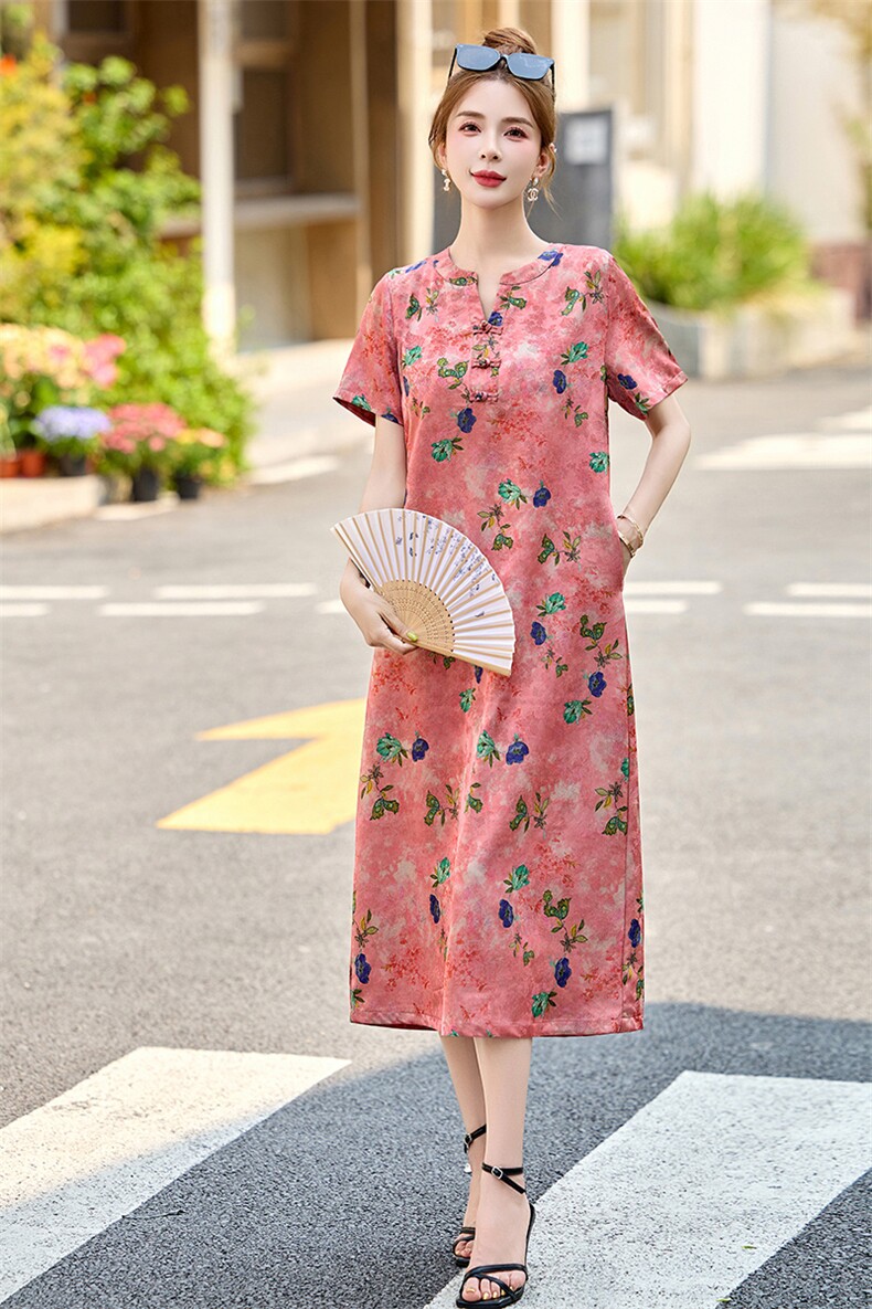 2025夏季新款时尚印花连衣裙女款高级感气质大码V领短袖中长裙,女装连衣裙,罗得堡