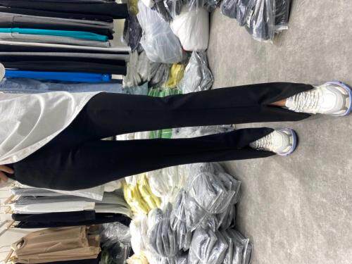 现货2021百搭款脚口拉链款开叉裤，女装，one to one for you