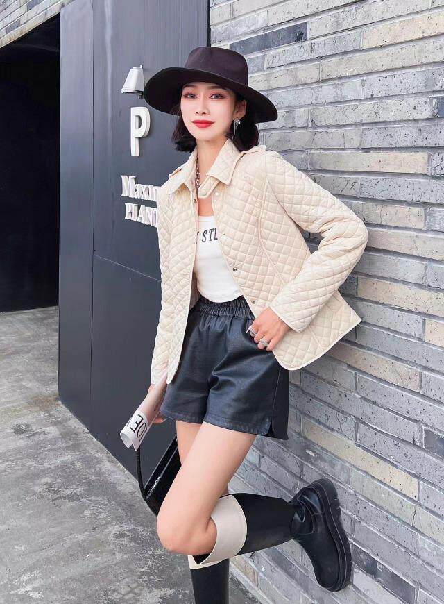 衣简单休身款，三色、四个尺码，女装棉衣/棉服，依柏璐(1F)