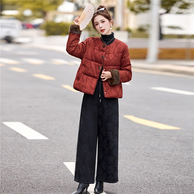 现货2025年新款羽绒服女复古新中式提花套装女加厚加绒休闲阔腿裤,女装羽绒服,璐依舞