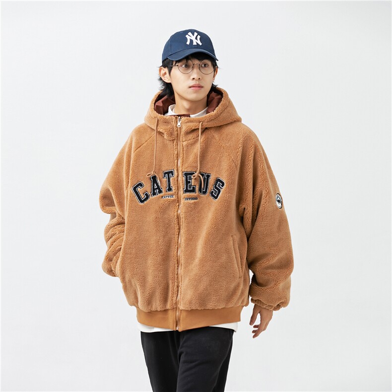 2024冬装模特图双面穿羊羔毛字母刺绣连帽棉服外套3768P180,男装棉衣,电商S012（CATTEE）