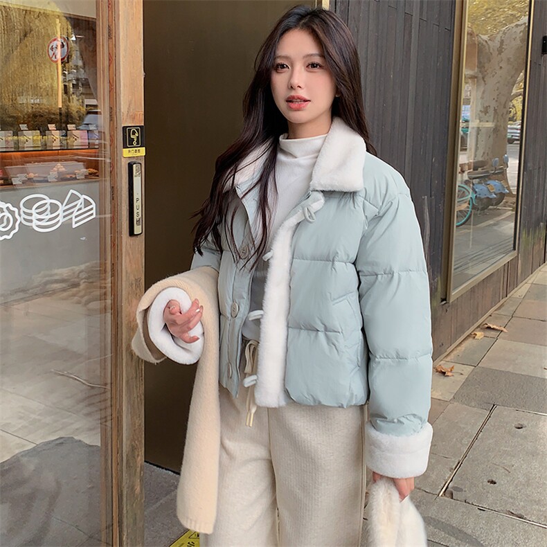 蓝色羊羔毛拼接羽绒服女短款2025冬季新款今年流行小个子保暖外套,女装羽绒服,2C090