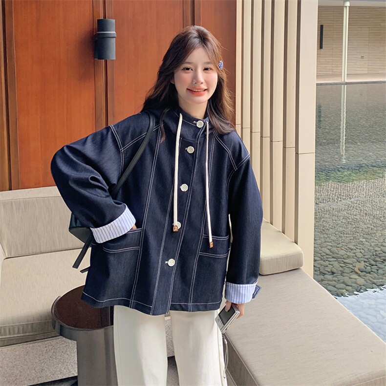 条纹拼接风衣式连帽牛仔外套女春秋2025新款超火流行超好看小个子图片