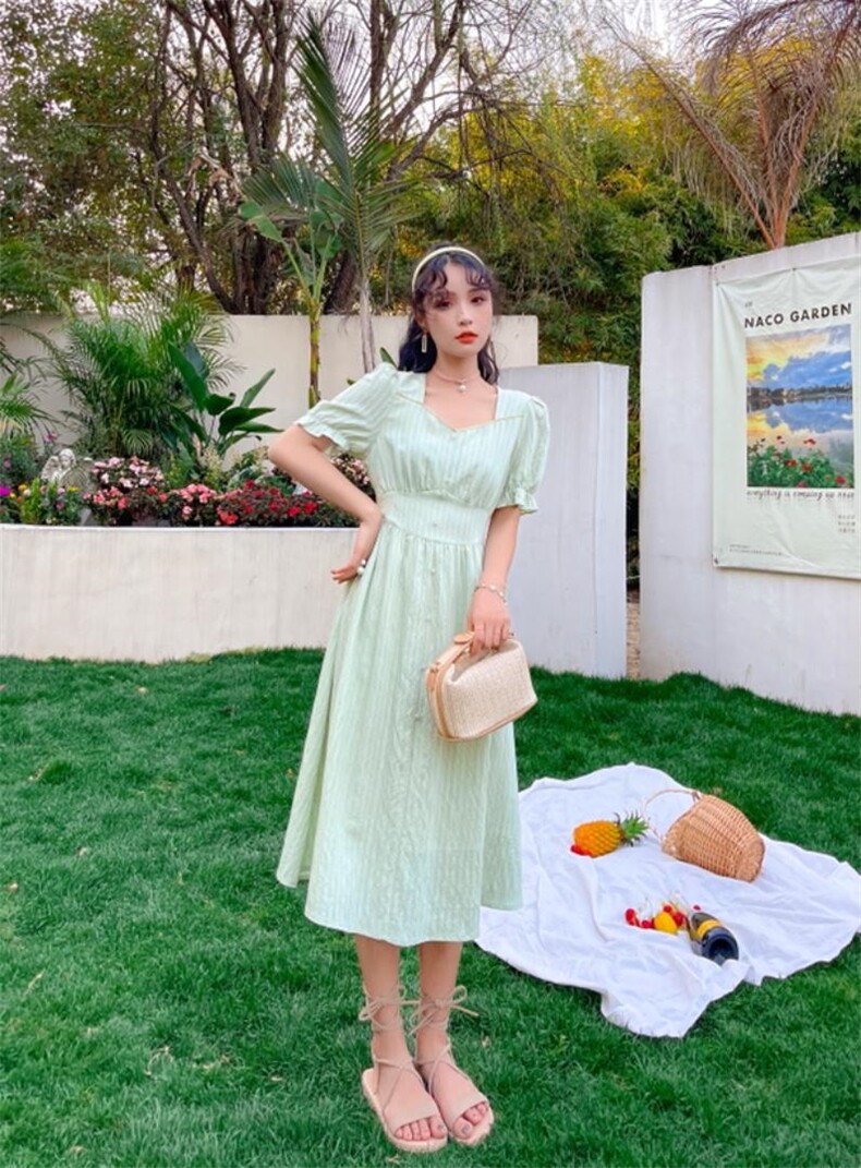 净色连衣裙领口，女装连衣裙，安玖拉