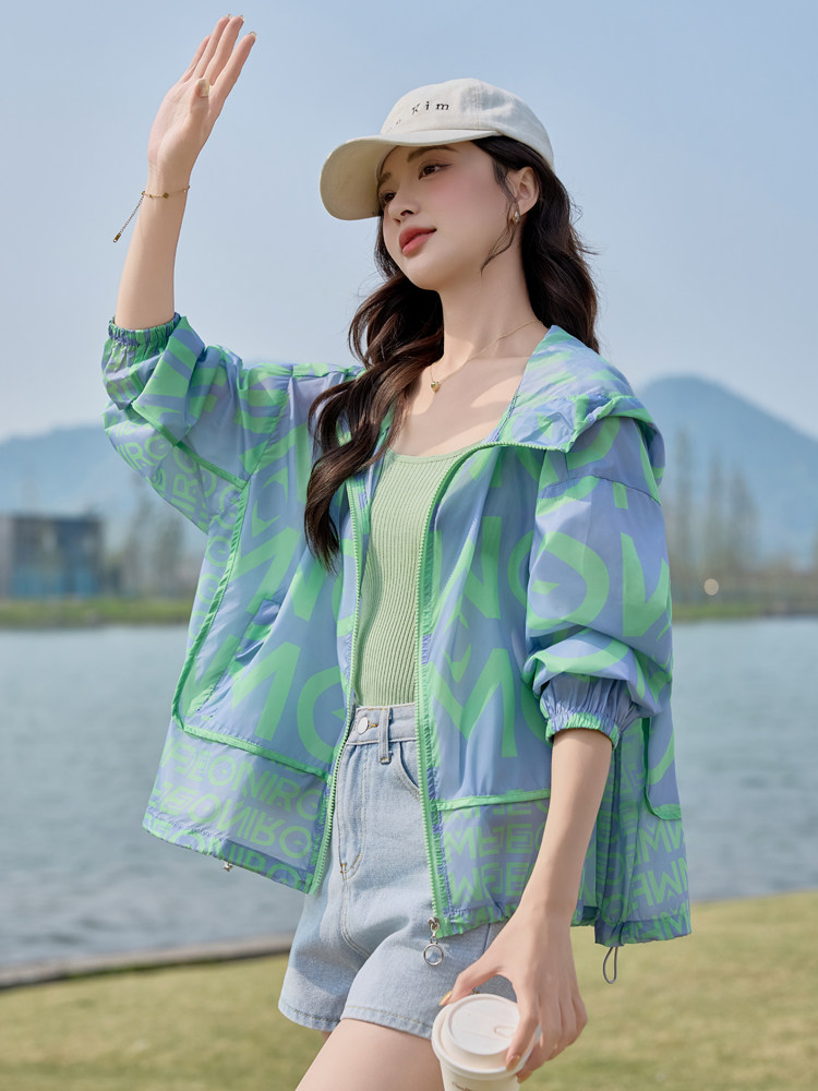 时尚字母印花防晒衣女薄款2025夏新款大码宽松百搭透气外套防晒服,女装防晒衣,悦祺