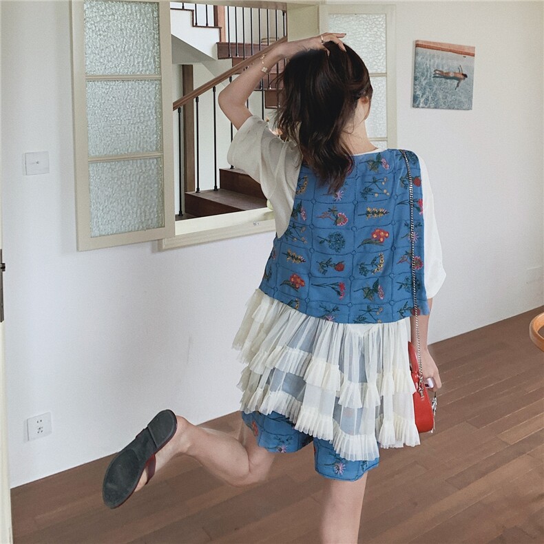 蓝色小清新刺绣碎花马甲套装女2025夏新款蕾丝拼接T恤短裤三件套,女装套装/套裙,浙宝217