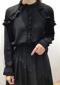 压邹木耳边图片