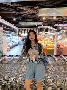 青春活力条纹防晒图片