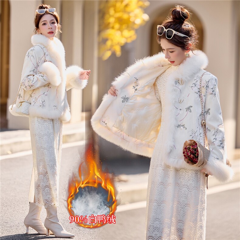 【bao款大货已出】2025新款冬装重工刺绣狐狸毛羽绒服90%白鸭绒图片