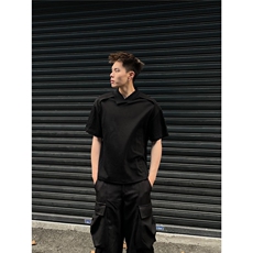 黑色