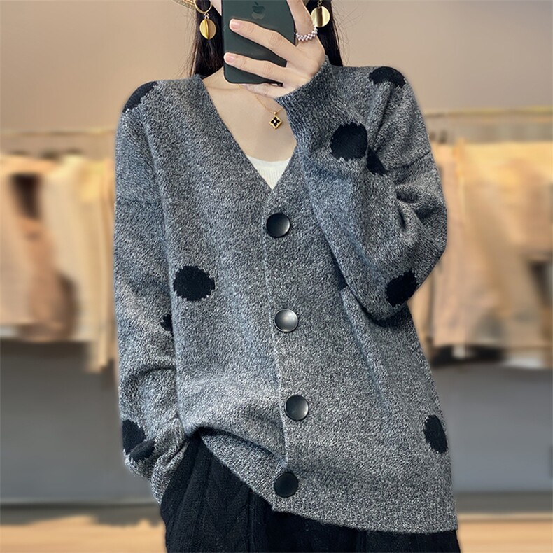 秋冬新款100羊毛开衫女V领加厚波点针织外套宽松休闲外搭上衣，女装羊毛衫，唯若美羊绒