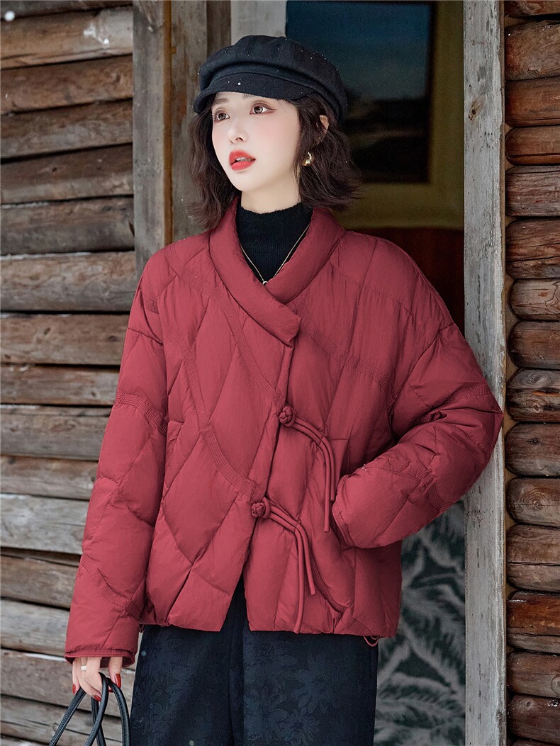 现货2025年冬季新款新中式90绒羽绒服女短款轻薄时尚宽松上衣外套,女装羽绒服,璐依舞
