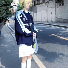 蓝色
