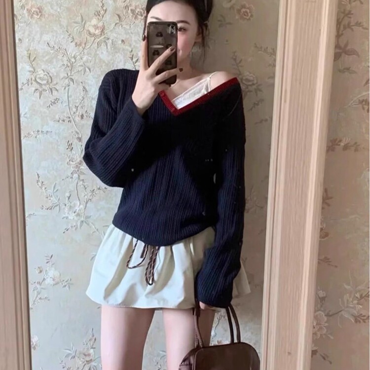 假两件撞色春季新款V领针织衫女设计感黑色内搭修身长袖打底上衣,男装T恤,星座218-8