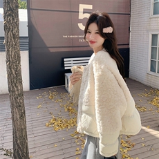 7天出货米色羊羔毛拼接90羽绒服2C090-9022-P240-K358，女装短外套，2C090