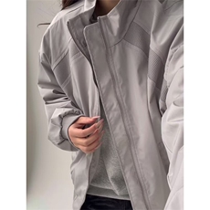 灰色