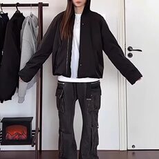 黑色