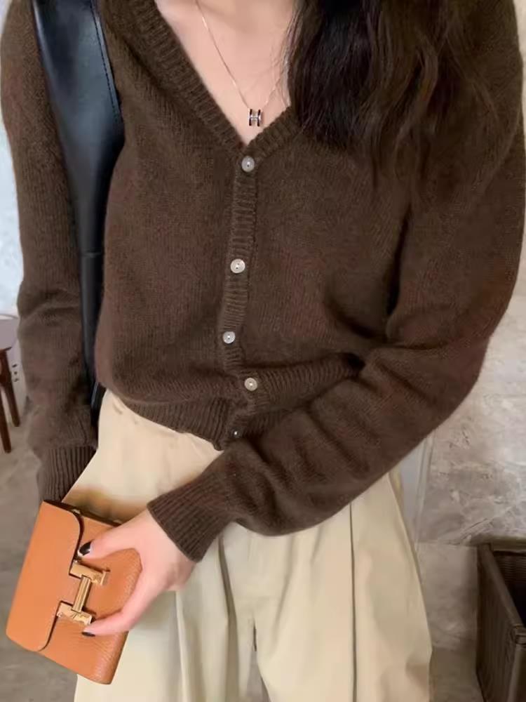 时尚百搭秋季新款单排扣V领长袖开衫显瘦修身羊毛针织外套女,女装短外套,德聚羊绒