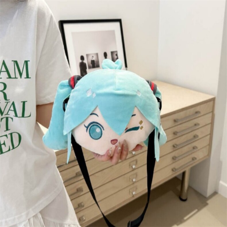 初音妹头包，路飞毛绒玩具厂