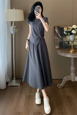 设计感时尚休闲套装女夏季新款修身显瘦圆领开叉上衣半身裙两件套，女装套装/套裙，江南