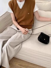 新款v领无袖套头纯色针织衫马甲时尚百搭，女装针织衫/毛衣，百纯羊绒