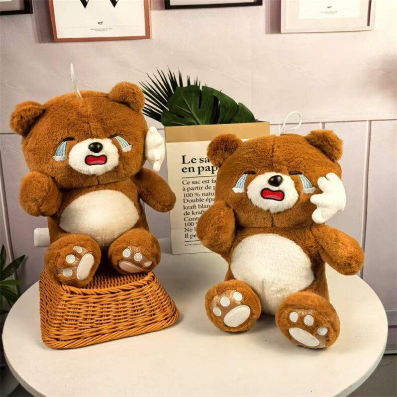 网红爆款卡通动漫哭泣小熊厂家直销，十寸十五寸毛绒玩具厂家