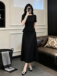设计感时尚休闲套装裙女夏修身显瘦圆领扭结设计上衣半身裙两件套图片