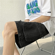 黑色
