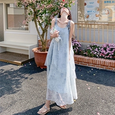 高级小众不撞款裙子女夏2025新款轻奢高级感蝴蝶流苏吊带连衣裙女，女装连衣裙，2B237