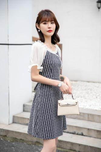 夏季新款连衣裙，女装连衣裙，水锦红