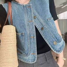蓝色