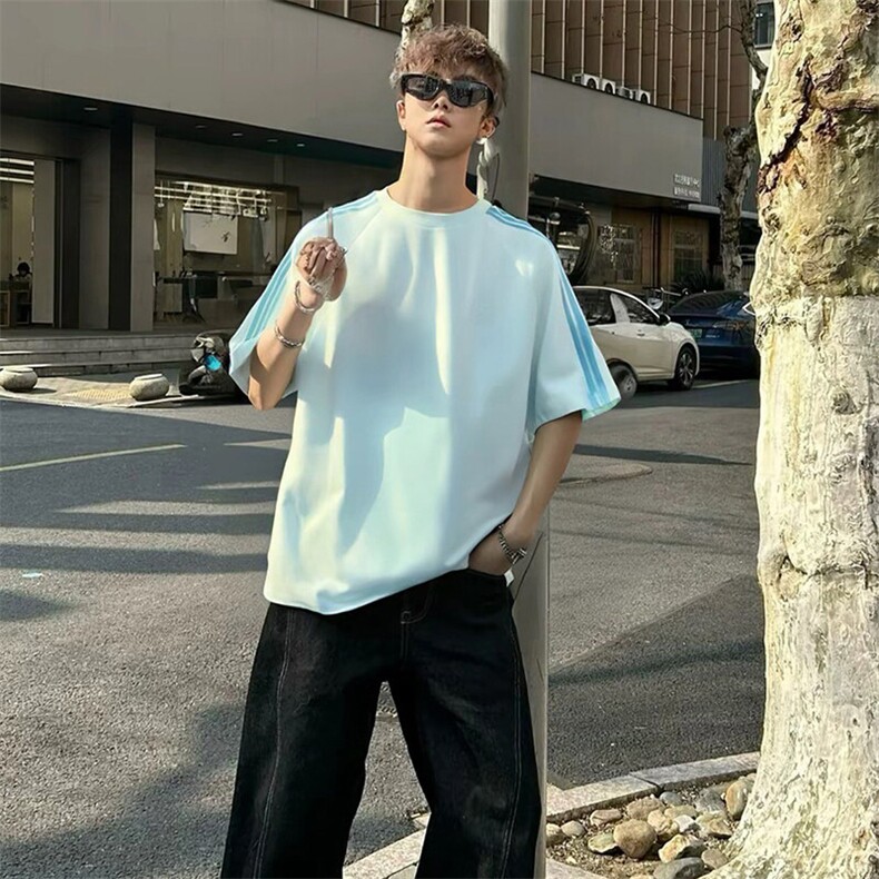 抖音得物品质二开240克宽松纯棉美式潮牌印花三条杠中性风短袖T恤,男装T恤,电商A486-1