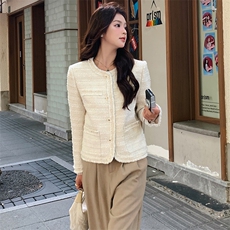 米白色小香风外套女秋季高级感小个子轻熟风御姐大方得体上衣流行，女装短外套，天使之佳话