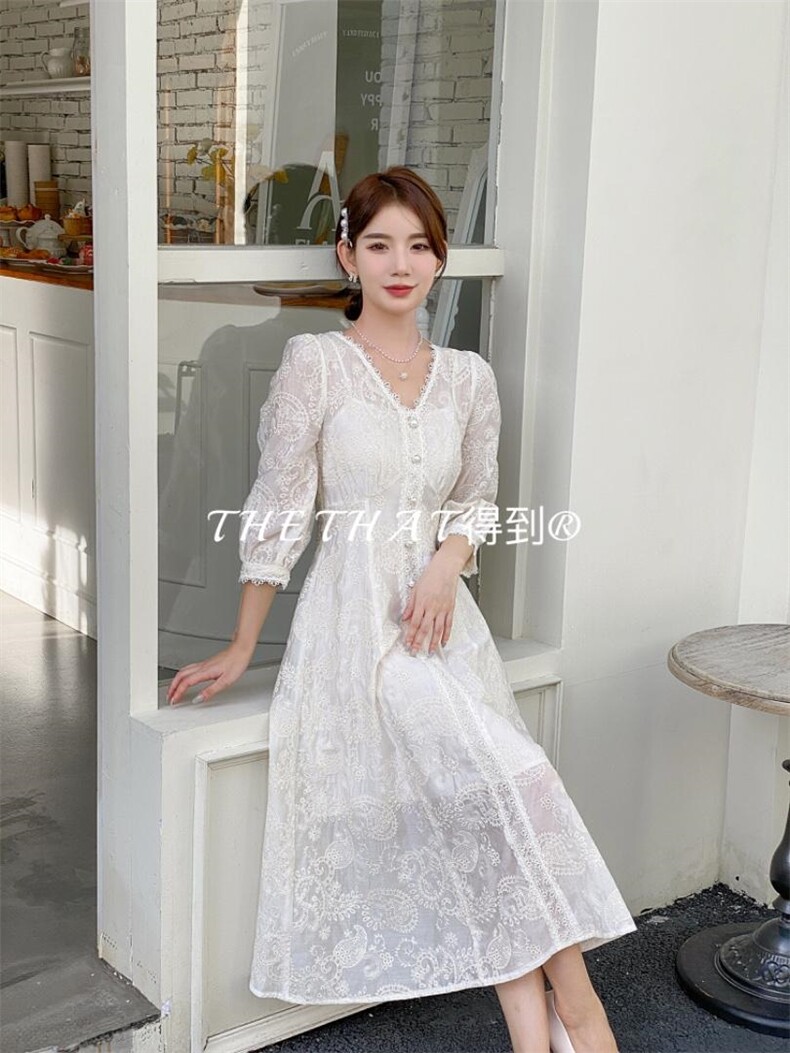 秋季新品刺绣连衣裙，女装连衣裙，得到THETHAT