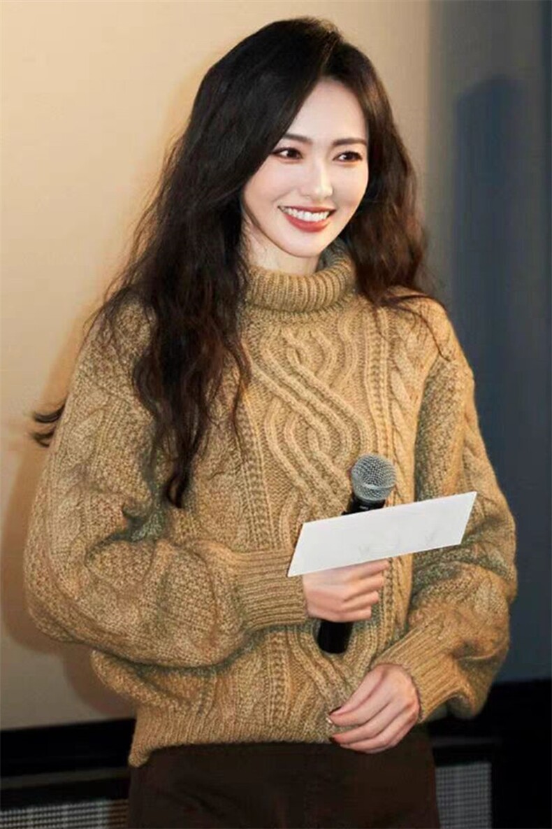 2024新款羊绒唐嫣同款卡其高领宽松羊毛针织衫麻花毛衣女,女装羊毛衫,莺澜羊绒
