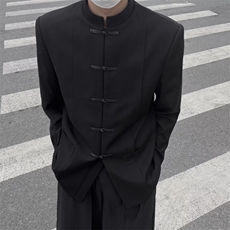 黑色