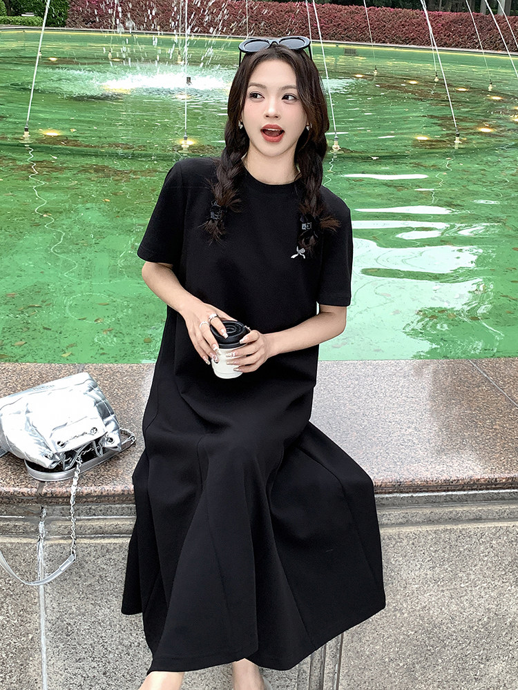 夏季宽松显瘦黑色针织连衣裙时尚百搭中长款裙子,女装连衣裙,鑫慧
