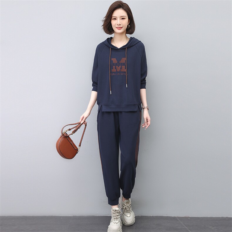 2024年春秋季新款连帽卫衣两件套中老年运动服套装,女装套装/套裙,忆绮罗