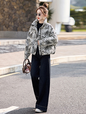 短款羽绒服女2025冬季新款小个子超好看新中式复古印花立领面包服，女装羽绒服，半夏